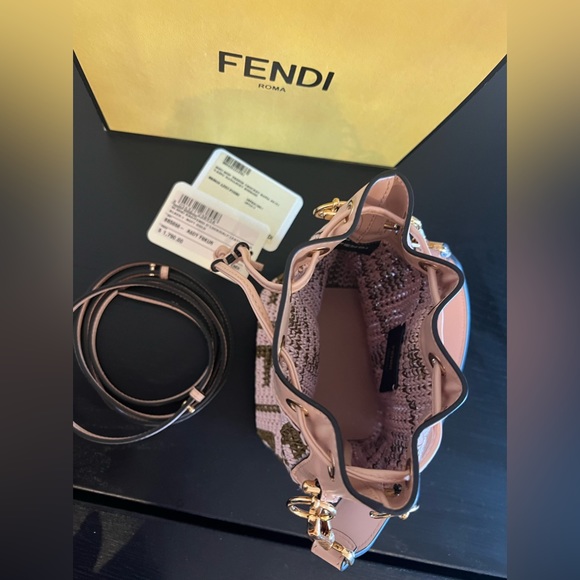FENDI Raffia Vitello Crochet Mini Mon Tresor Bucket Bag Natural Light Rose - Picture 4 of 6